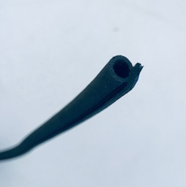 Joint adhésif en caoutchouc profilé P brun 9 mm x 6 m CONFORTEX